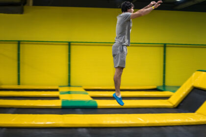 Ouvrir un parc de trampoline : pourquoi choisir une franchise peut séduire les entrepreneurs ?